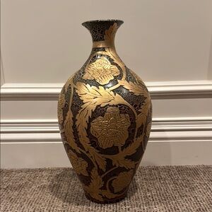 Elegant Gold and Brown Vase